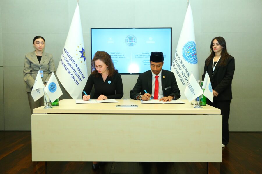 Ketua Umum ATIOS Irvannanda menandatangani memorandum kerjasama strategis di Global South NGO Platform, Baku - Azerbaijan (29/4/2025)